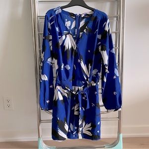 💗 NWOT DALIA Blue Flower Print Romper